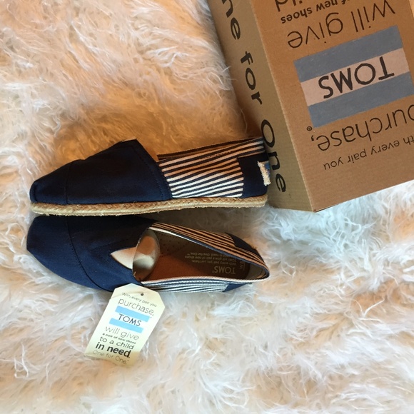 Toms Shoes - NWT Navy Nautical Stripe Toms Shoes sz 7 / 8